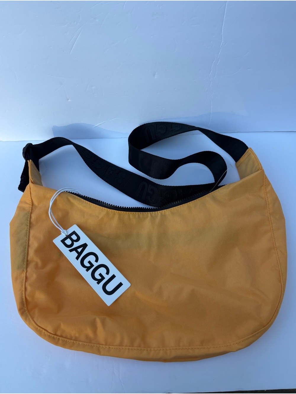 NWT BAGGU Medium Crescent Bag - Marigold - Picture 2 of 12
